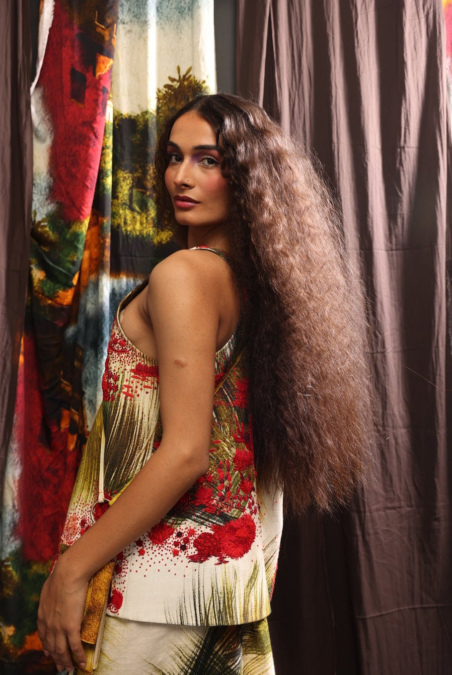 Crimson Grass Embroidered Vest - CiceroniTopsTil