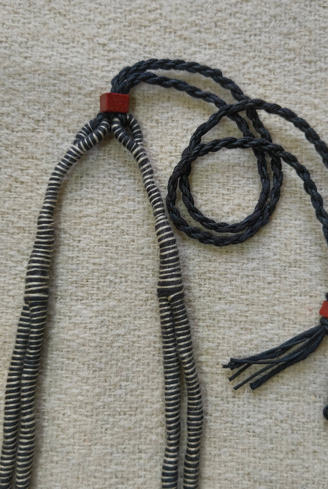 Crimson Grid Neckpiece - CiceroniNeckpieceBandish