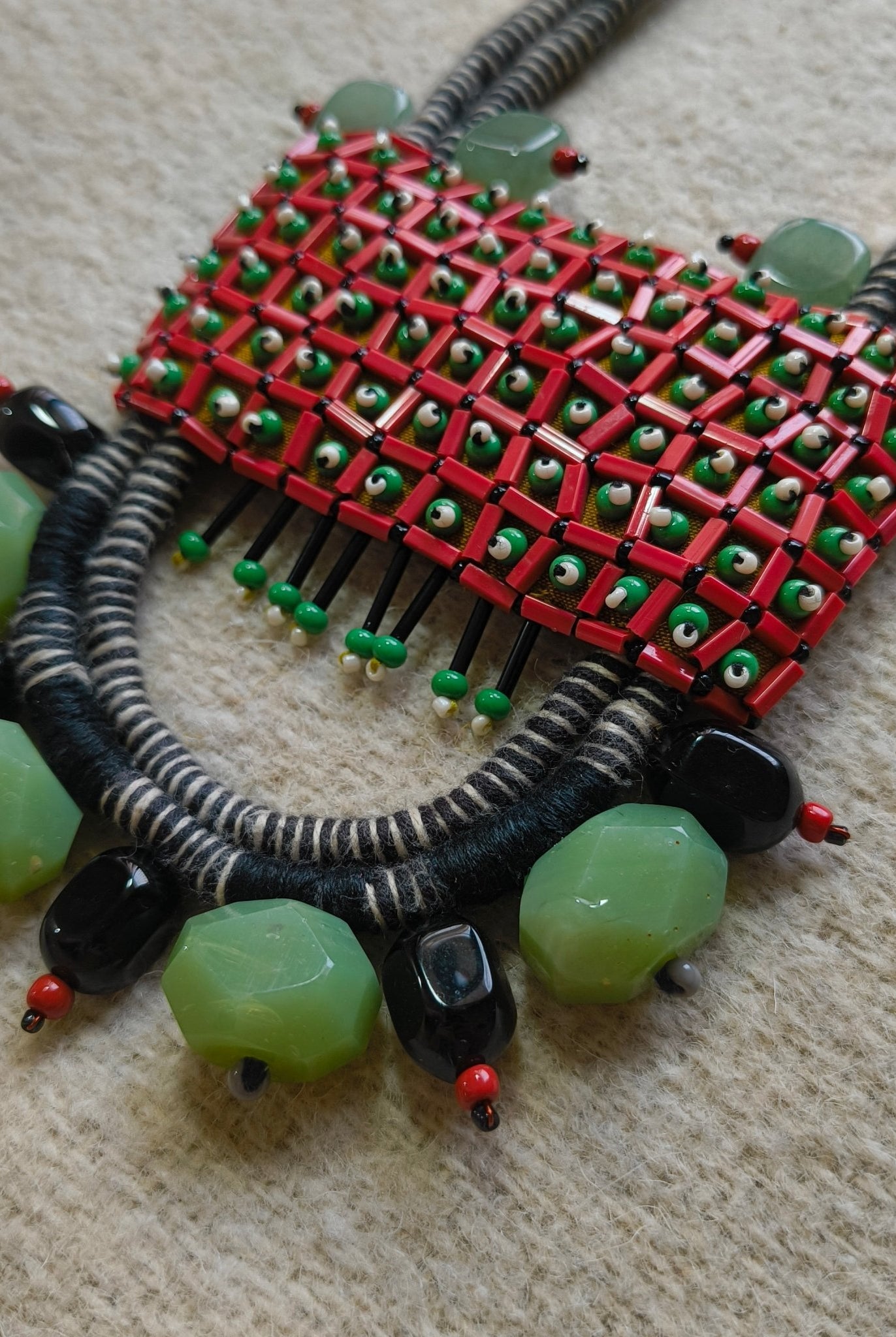 Crimson Grid Neckpiece - CiceroniNeckpieceBandish