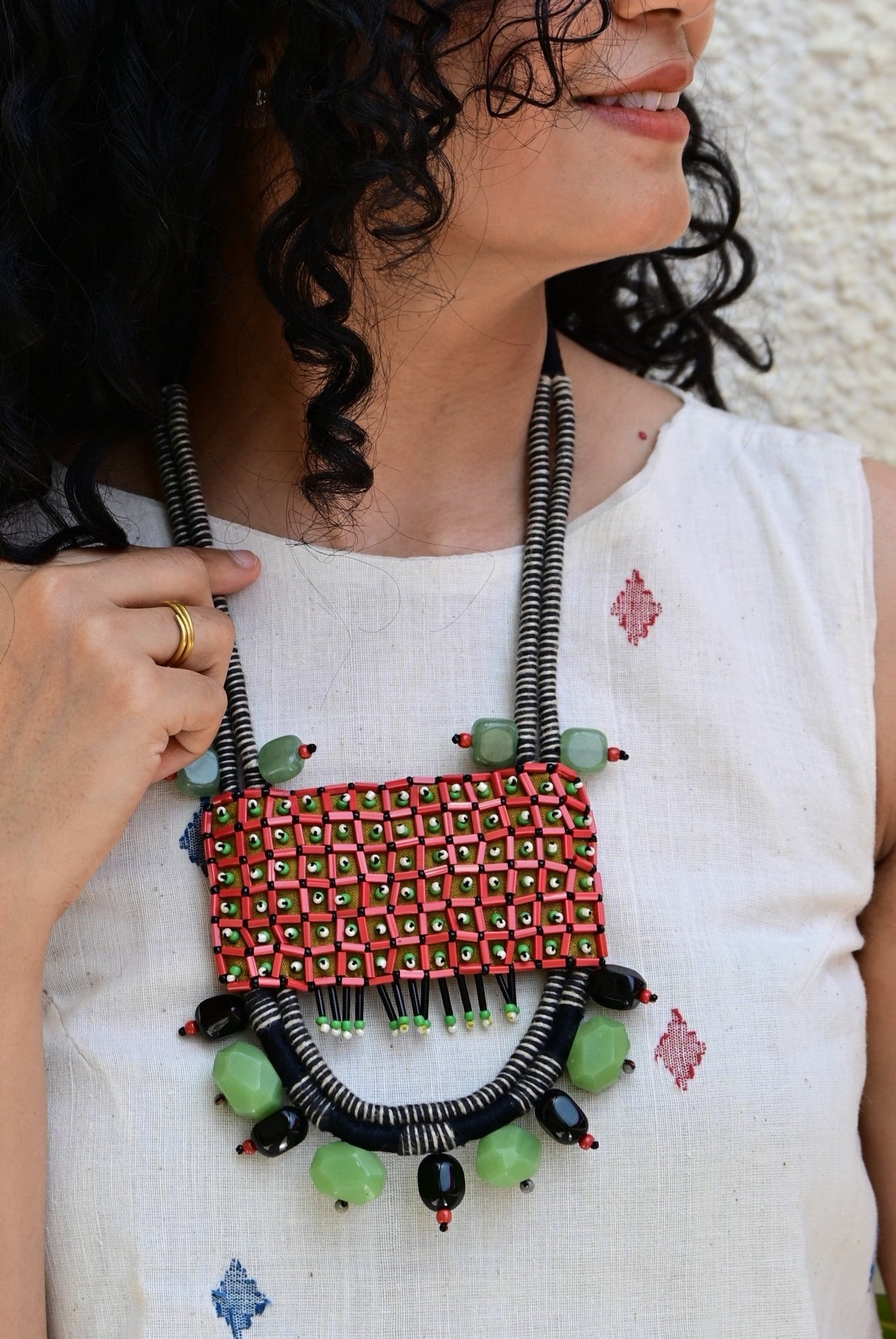 Crimson Grid Neckpiece - CiceroniNeckpieceBandish