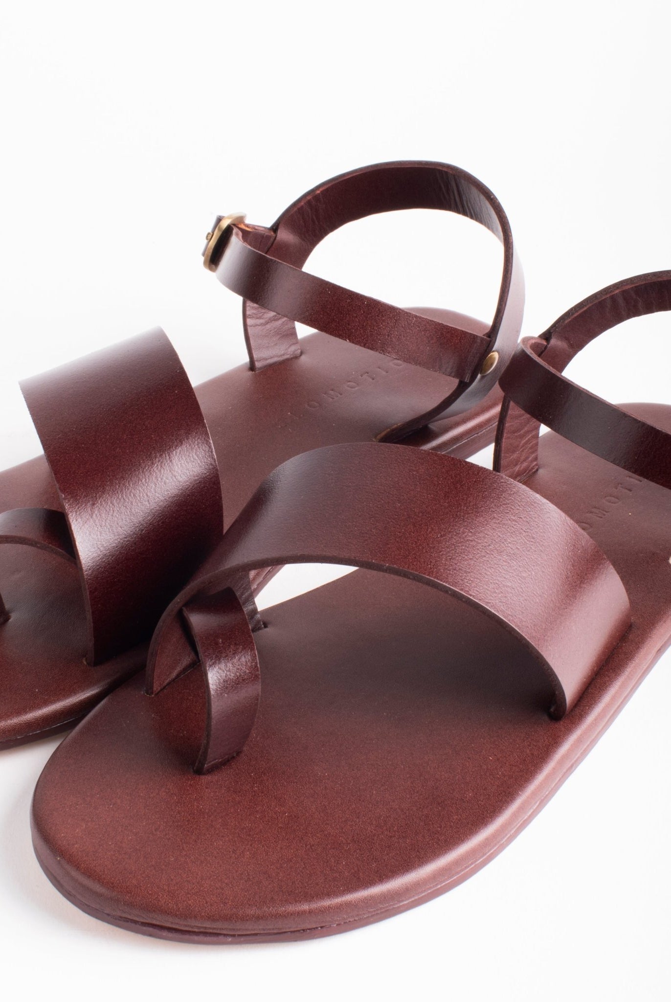 Diagonal Strap Sandals - CiceroniSandalsSlomotion