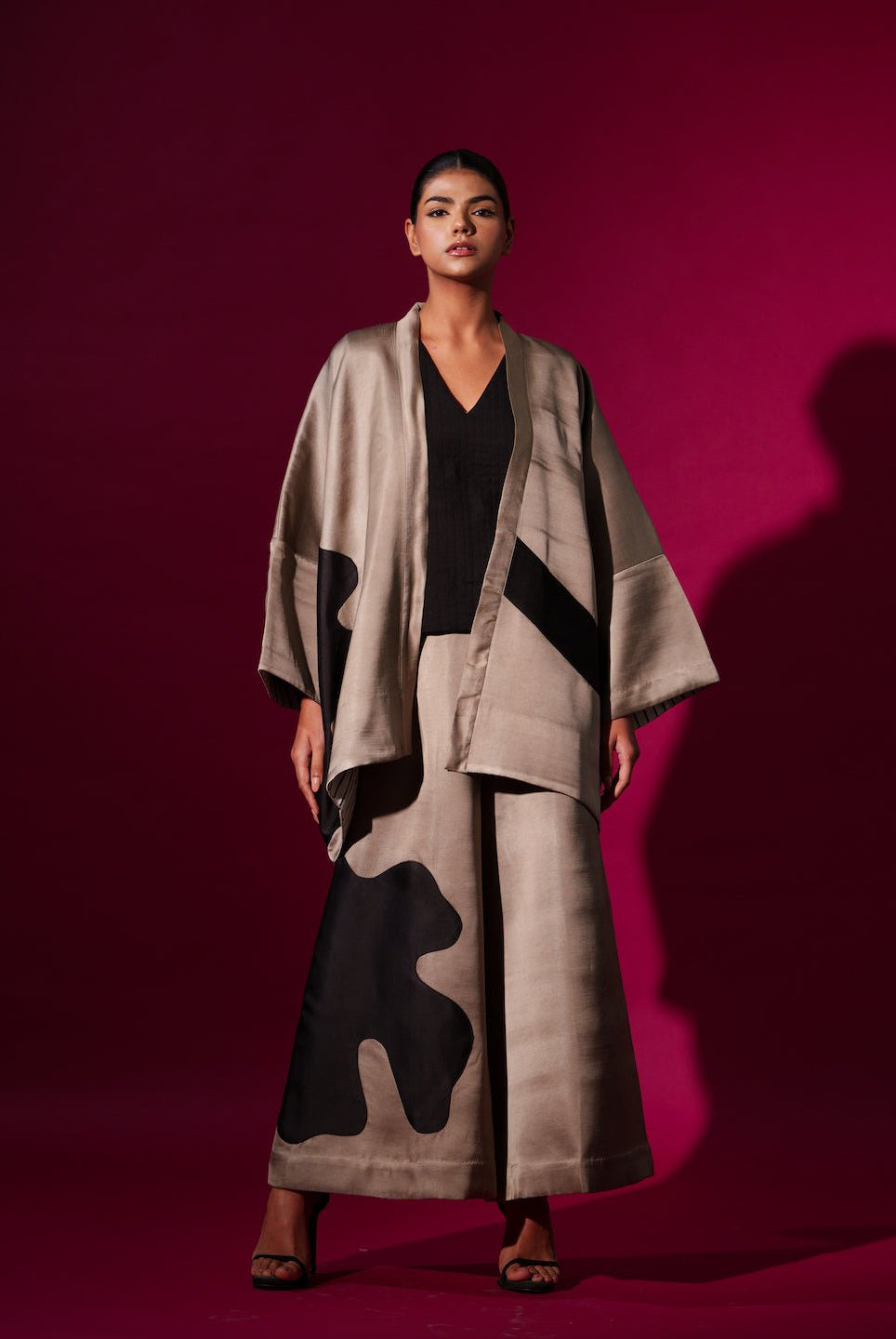 Discovery Top in Black - CiceroniTopsStoique