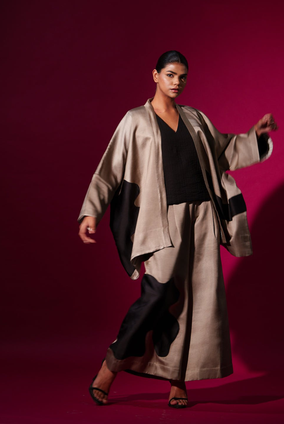 Discovery Top in Black - CiceroniTopsStoique