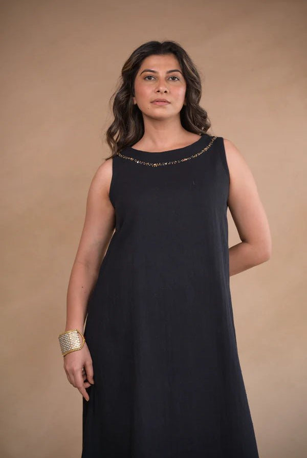Dress, in herringbone weave with hand embroidery - Black - CiceroniDressesRang by Rajvi
