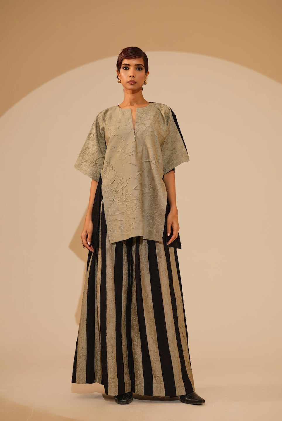 Earthy Top - Taupe and Black - CiceroniTopsStoique