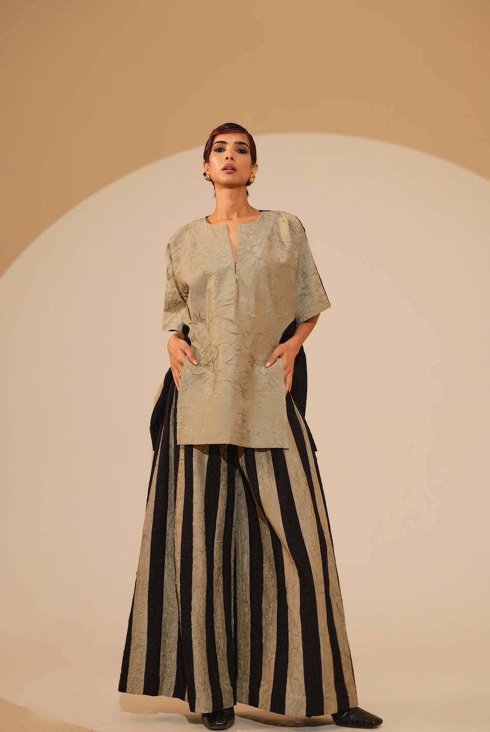 Earthy Top - Taupe and Black - CiceroniTopsStoique