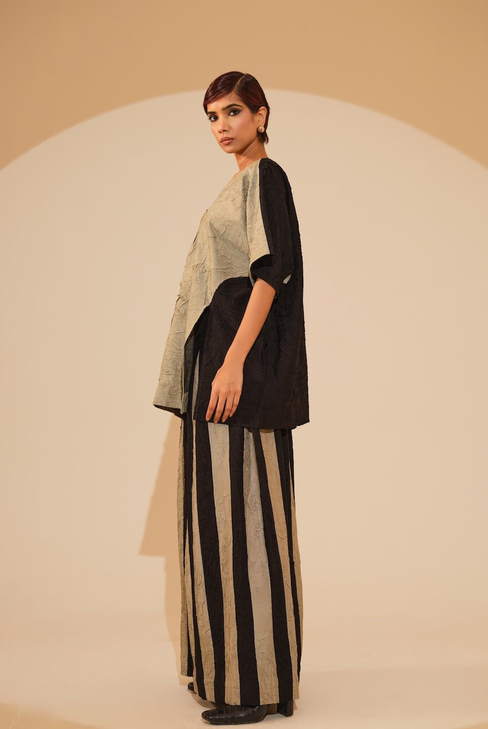 Earthy Top - Taupe and Black - CiceroniTopsStoique