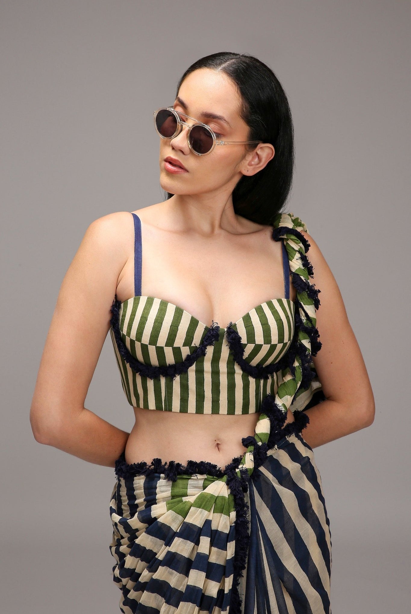 Egg-Shell Corset & Dual Striped Saree Set (2 PCS) - CiceroniSaree SetMATI