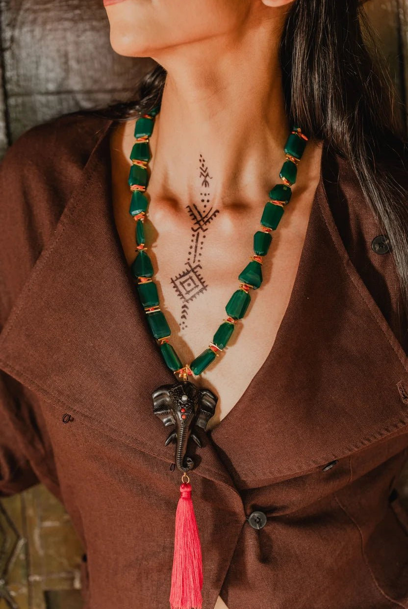Elephant Lariat in Ebony - CiceroniNecklaceUnbent