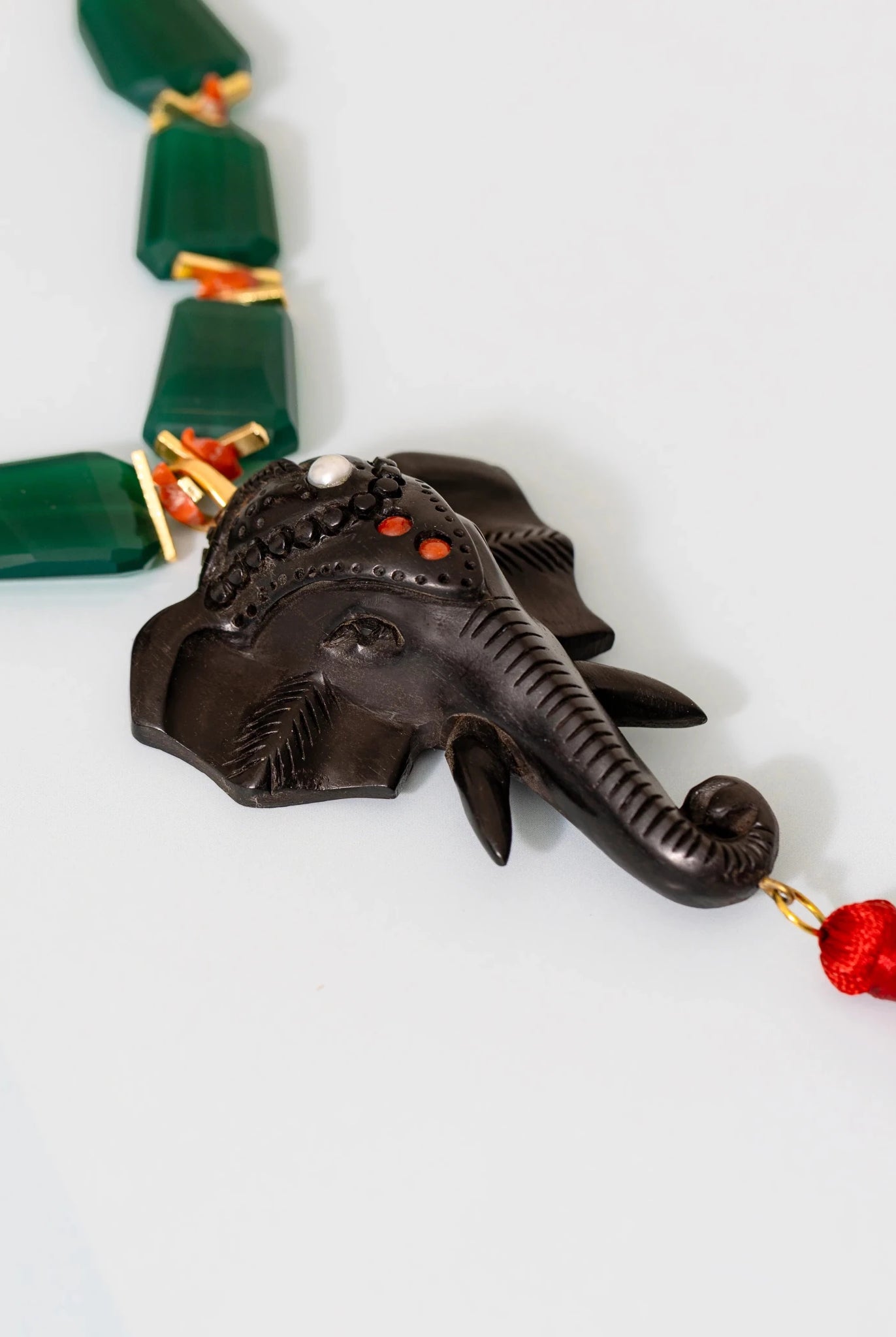 Elephant Lariat in Ebony - CiceroniNecklaceUnbent