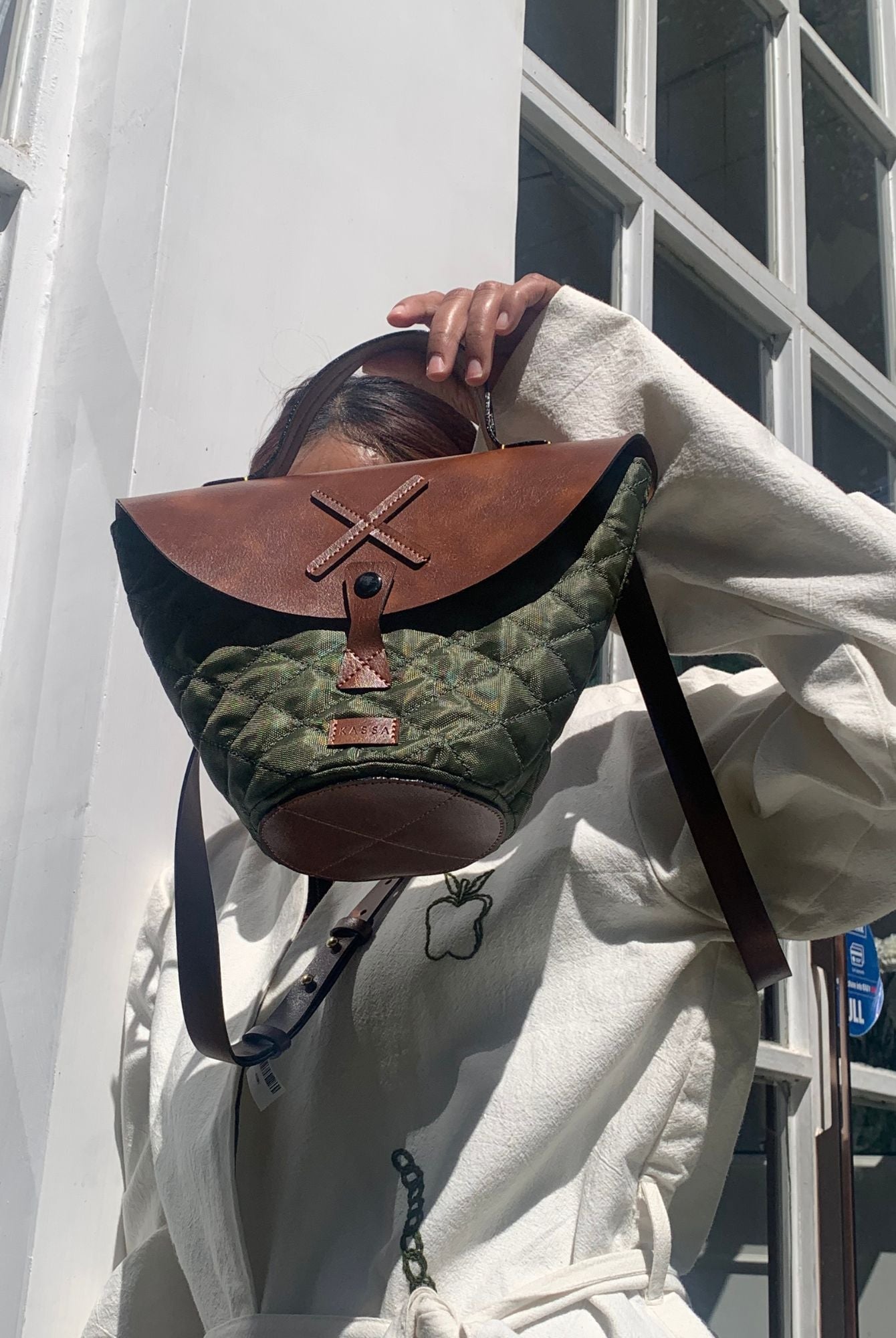 Forest Criss Cross Bucket Tote - CiceroniSling BagStudio Kassa