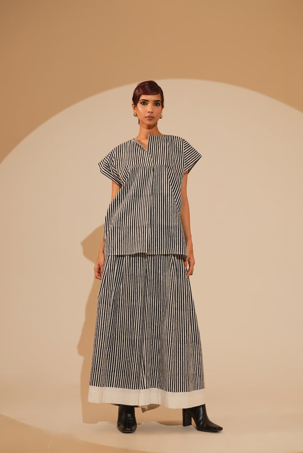 Gale Top - Natural and Black - CiceroniTopsStoique