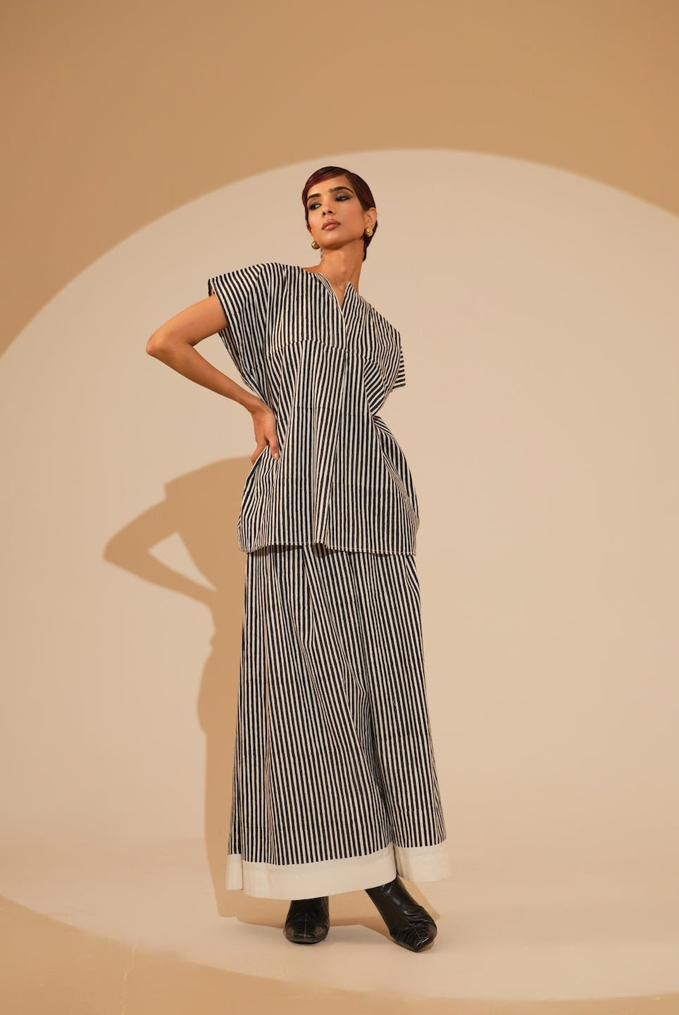 Gale Top - Natural and Black - CiceroniTopsStoique