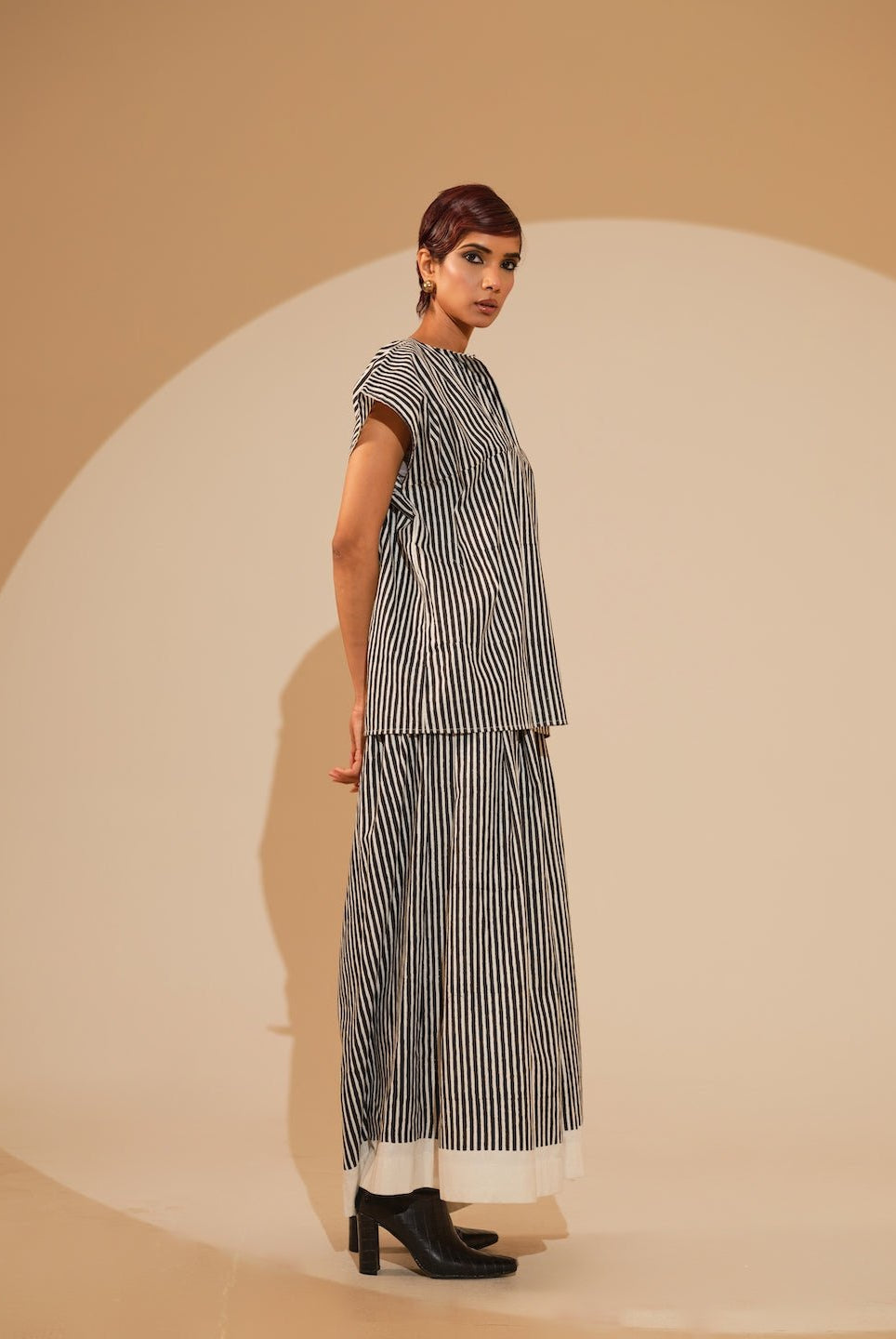 Gale Top - Natural and Black - CiceroniTopsStoique