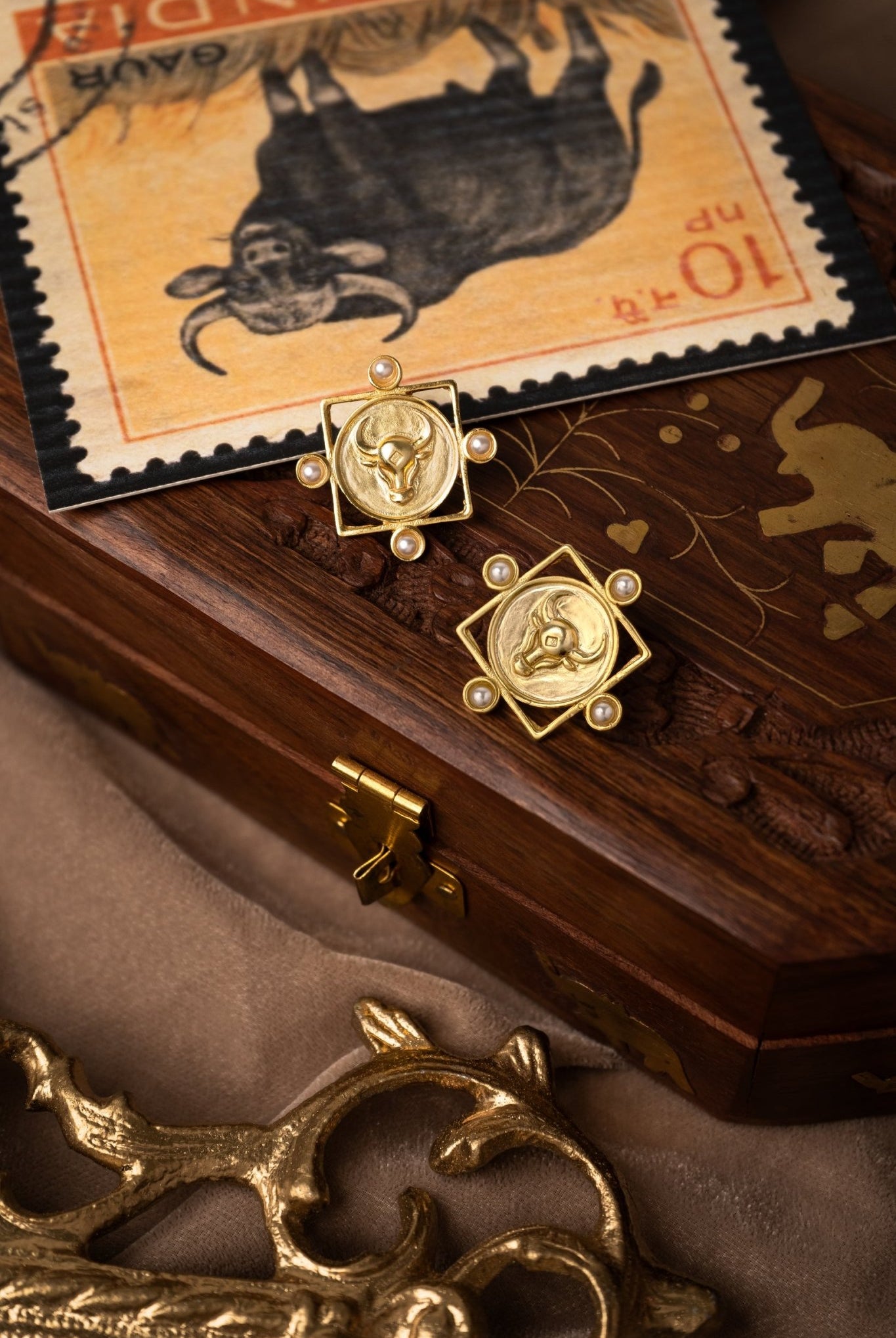 Gaura Earrings - CiceroniEarringsNIA