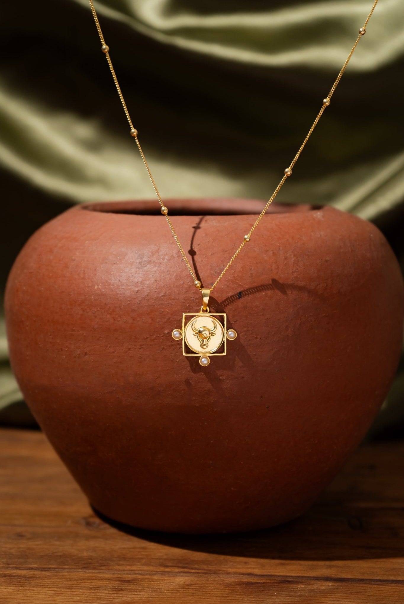 Gaura Necklace - CiceroniNeckpieceNIA