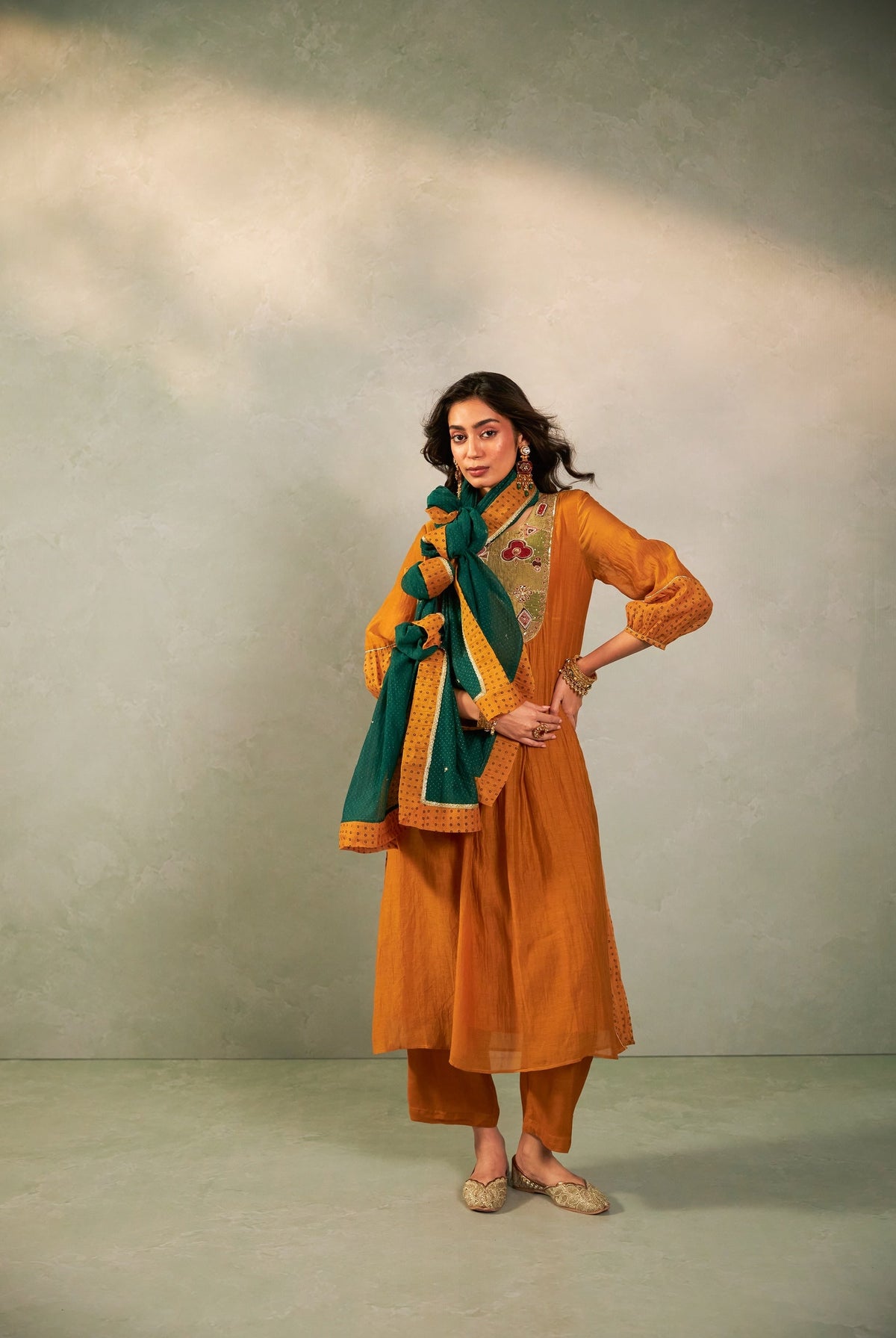 Genda Phool Embroidered Kurta Set- Set of 3 - CiceroniKurta Set, Festive WearPants and Pajamas