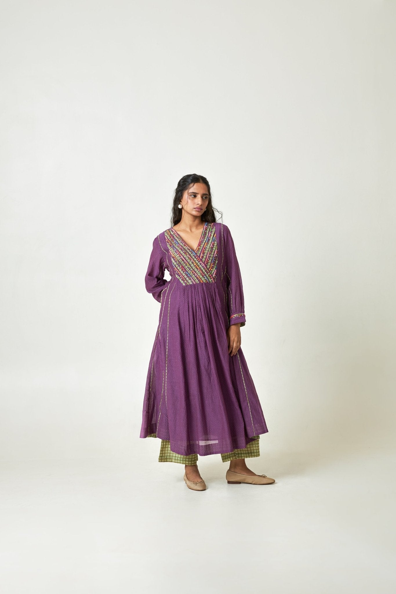Grape Sun Embroidered Kurta Set - CiceroniKurta SetPants and Pajamas