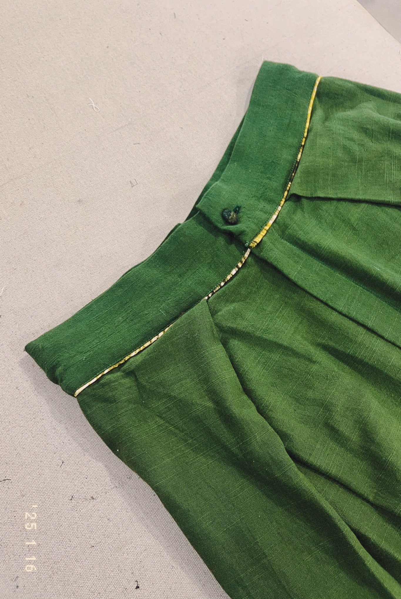 Green Tuck Trouser - CiceroniPantsTil