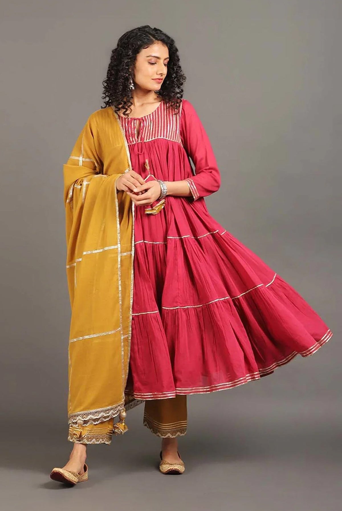 Gulabi Shama Kurta Pants Set - CiceroniKurta Set, Festive WearOmaana