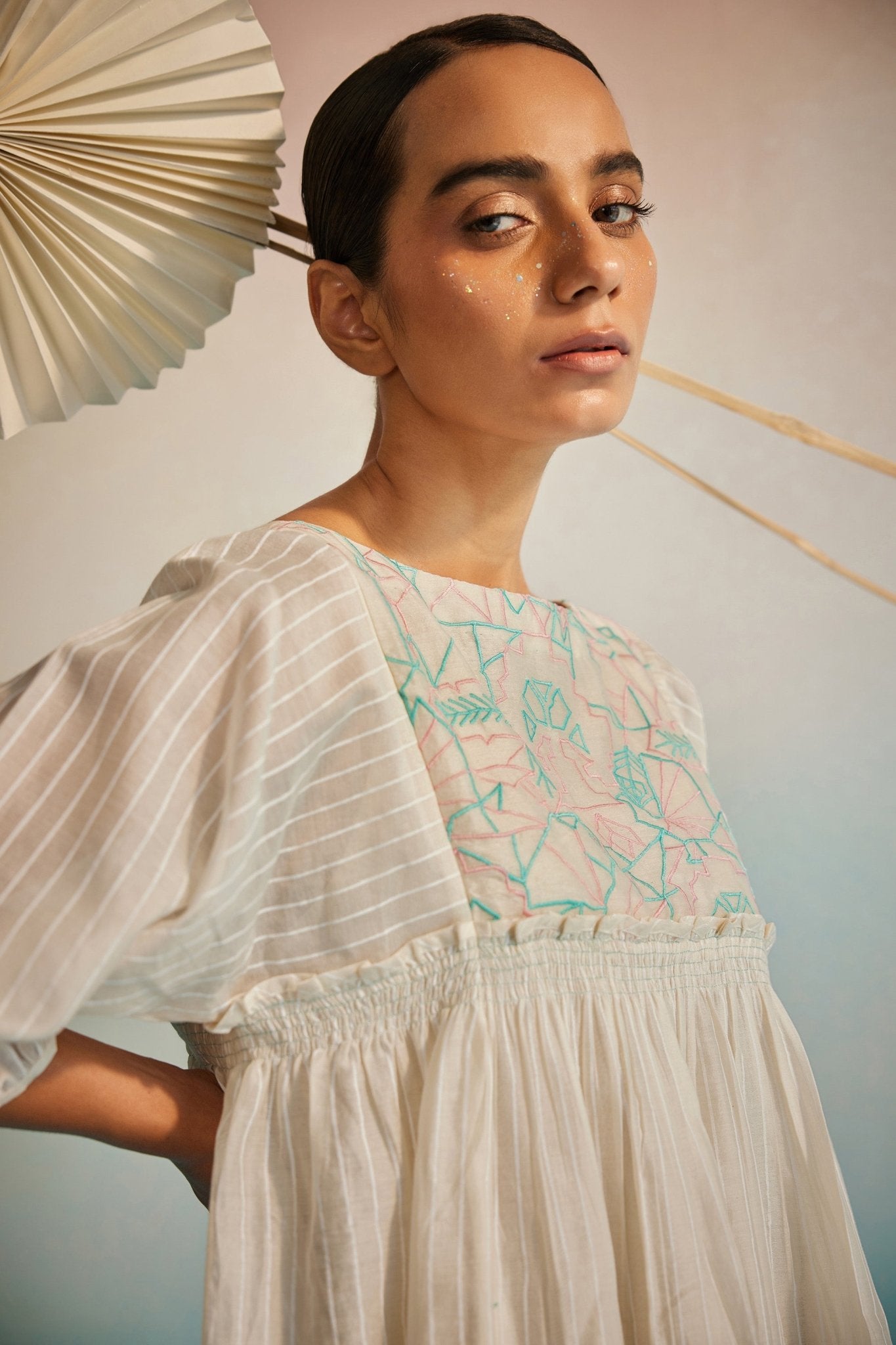 Hakanai Square Sleeve Top - CiceroniTopsAhmev