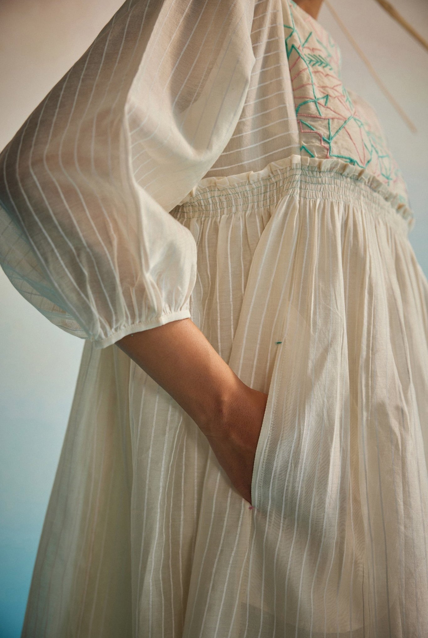 Hakanai Square Sleeve Top - CiceroniTopsAhmev