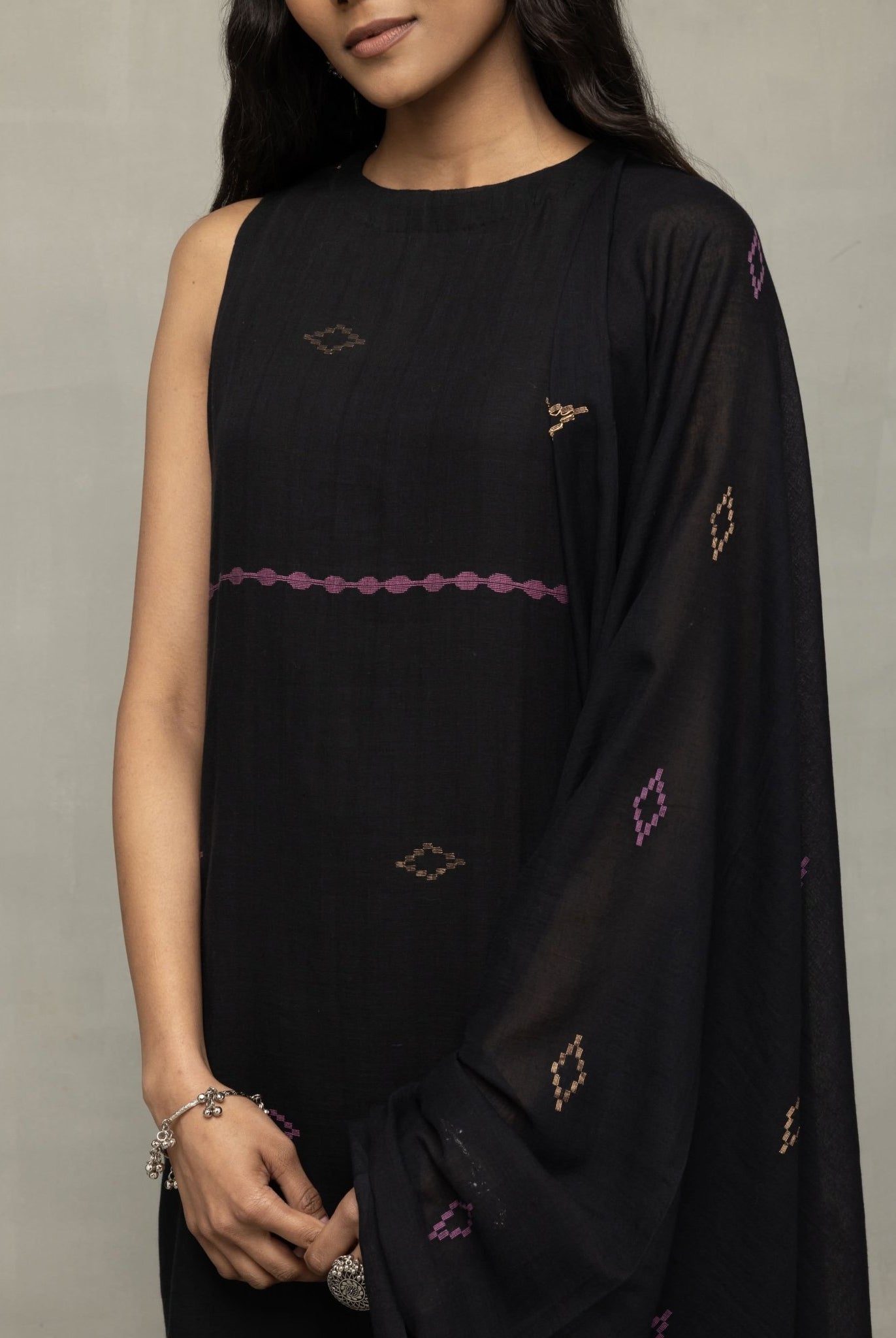 Handloom Black Pure Cotton Yantra Zari Jamdani Kurta Set With Dupatta - CiceroniKurta Set, Everyday WearSutra Art of Clothing