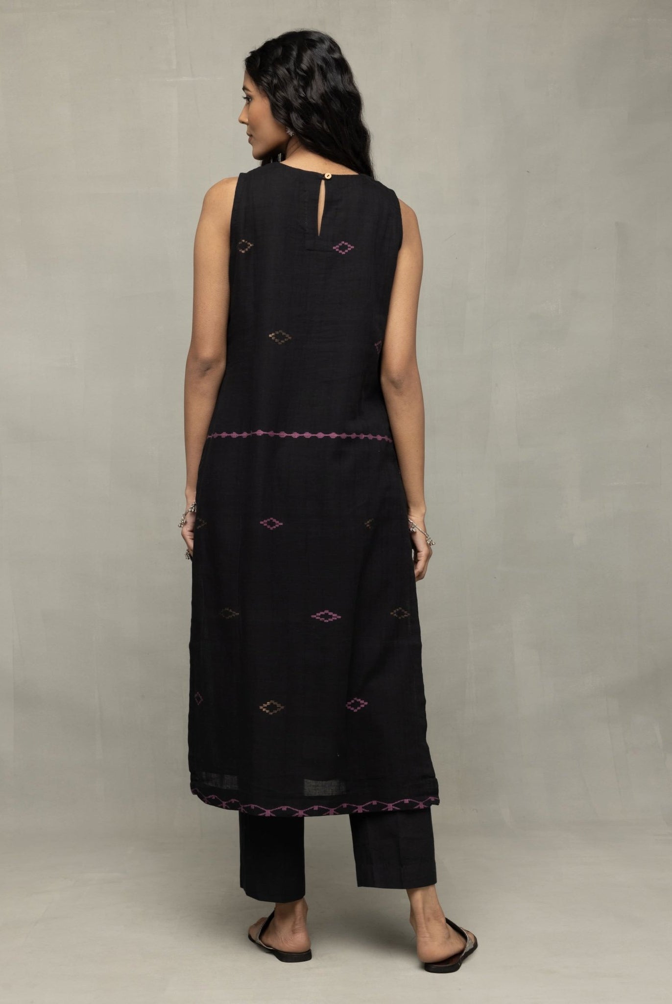 Handloom Black Pure Cotton Yantra Zari Jamdani Kurta Set With Dupatta - CiceroniKurta Set, Everyday WearSutra Art of Clothing