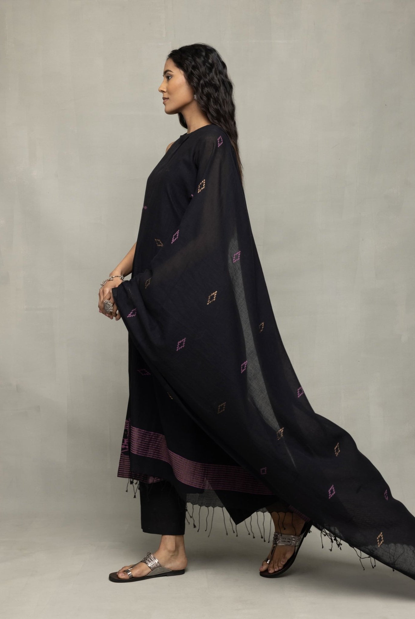 Handloom Black Pure Cotton Yantra Zari Jamdani Kurta Set With Dupatta - CiceroniKurta Set, Everyday WearSutra Art of Clothing