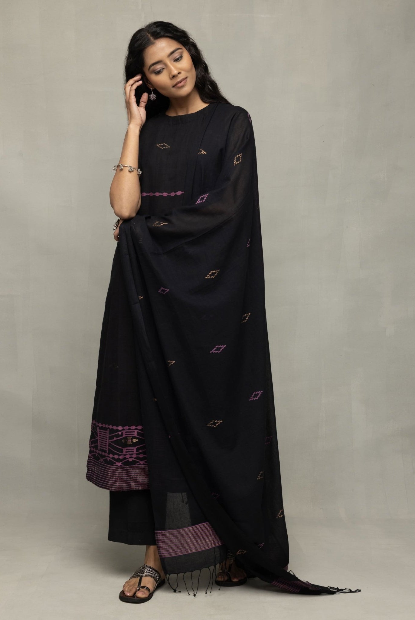 Handloom Black Pure Cotton Yantra Zari Jamdani Kurta Set With Dupatta - CiceroniKurta Set, Everyday WearSutra Art of Clothing