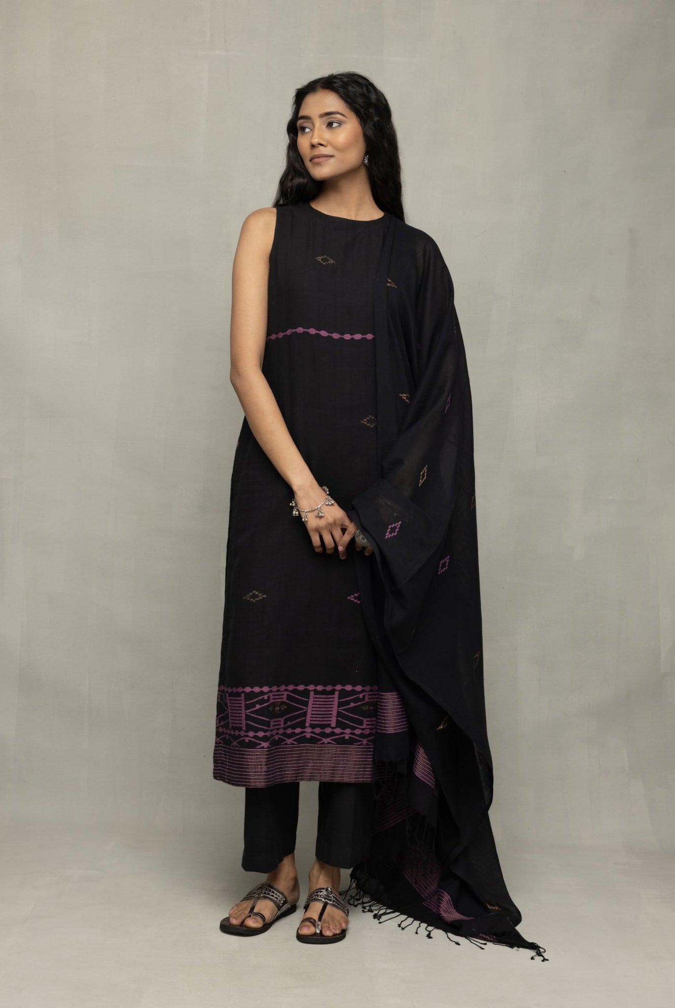 Handloom Black Pure Cotton Yantra Zari Jamdani Kurta Set With Dupatta - CiceroniKurta Set, Everyday WearSutra Art of Clothing