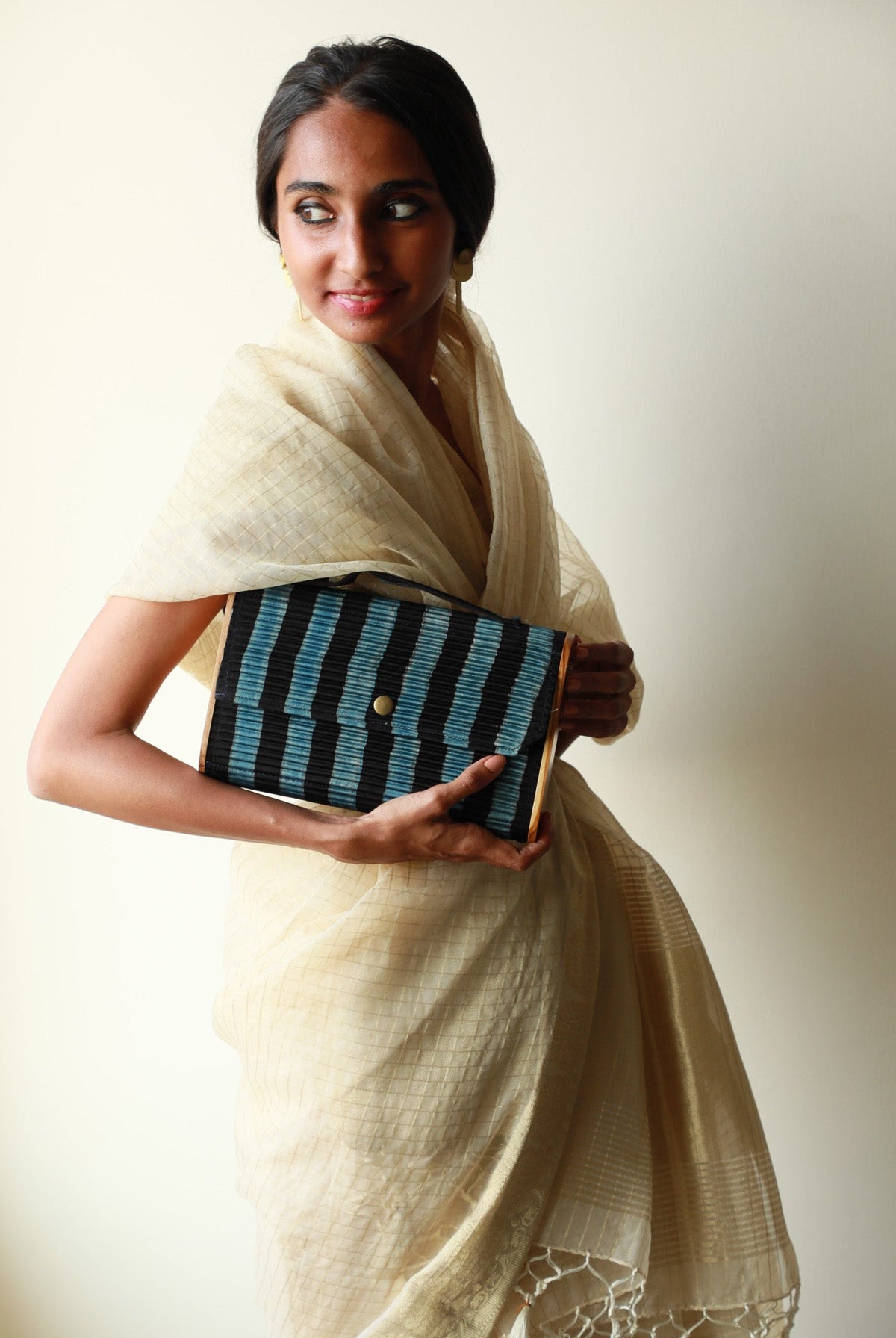 Harir Upcycled Capsule Clutch - CiceroniClutchLukka Chuppi
