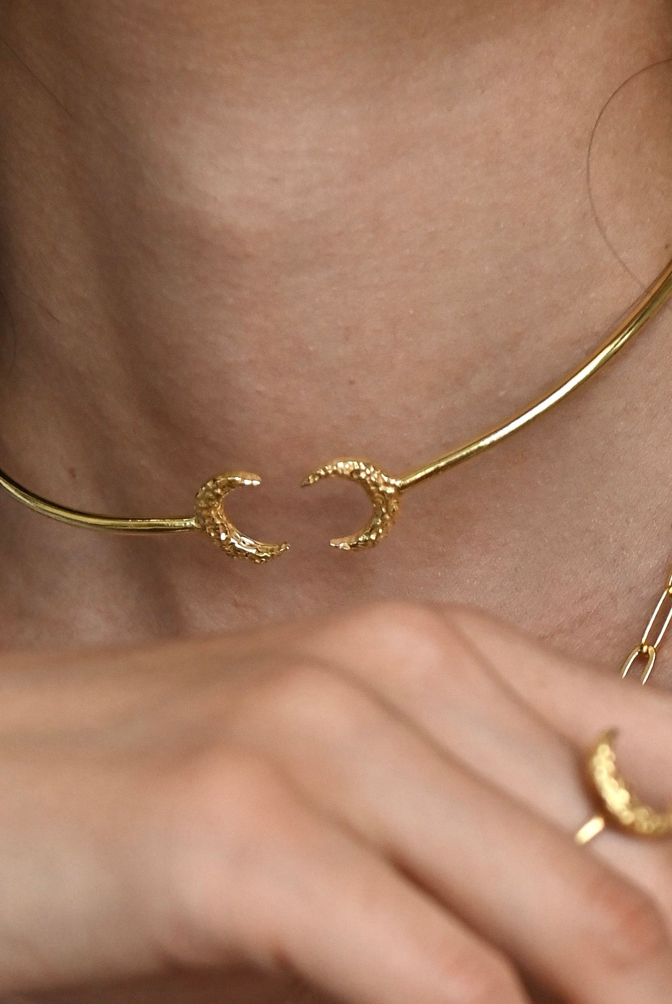 Hollow Moon Choker - CiceroniChokerThe Loom Art