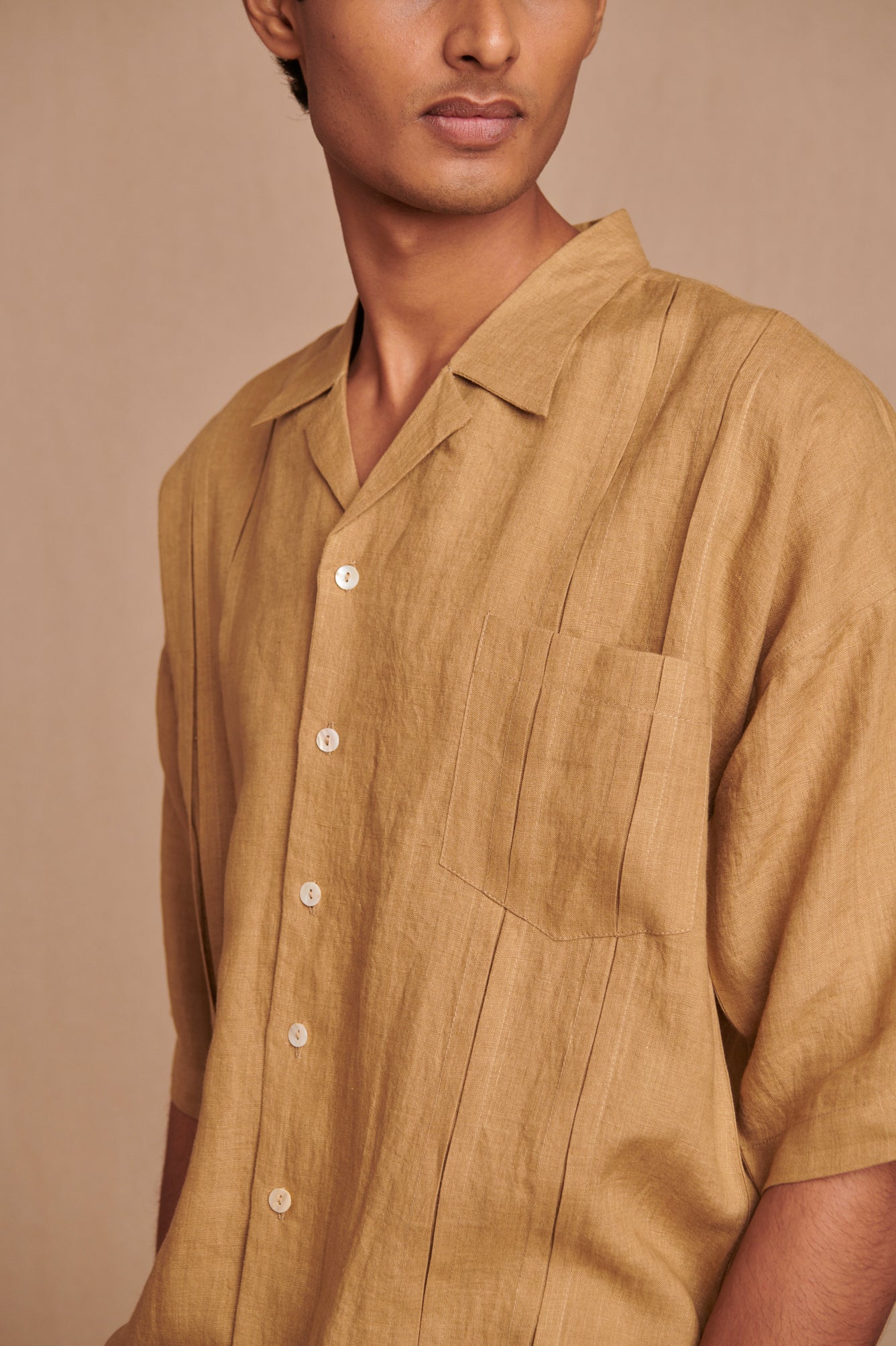 Husk Linen Men's Pleated Camp Collar Shirt - CiceroniShirtSaphed