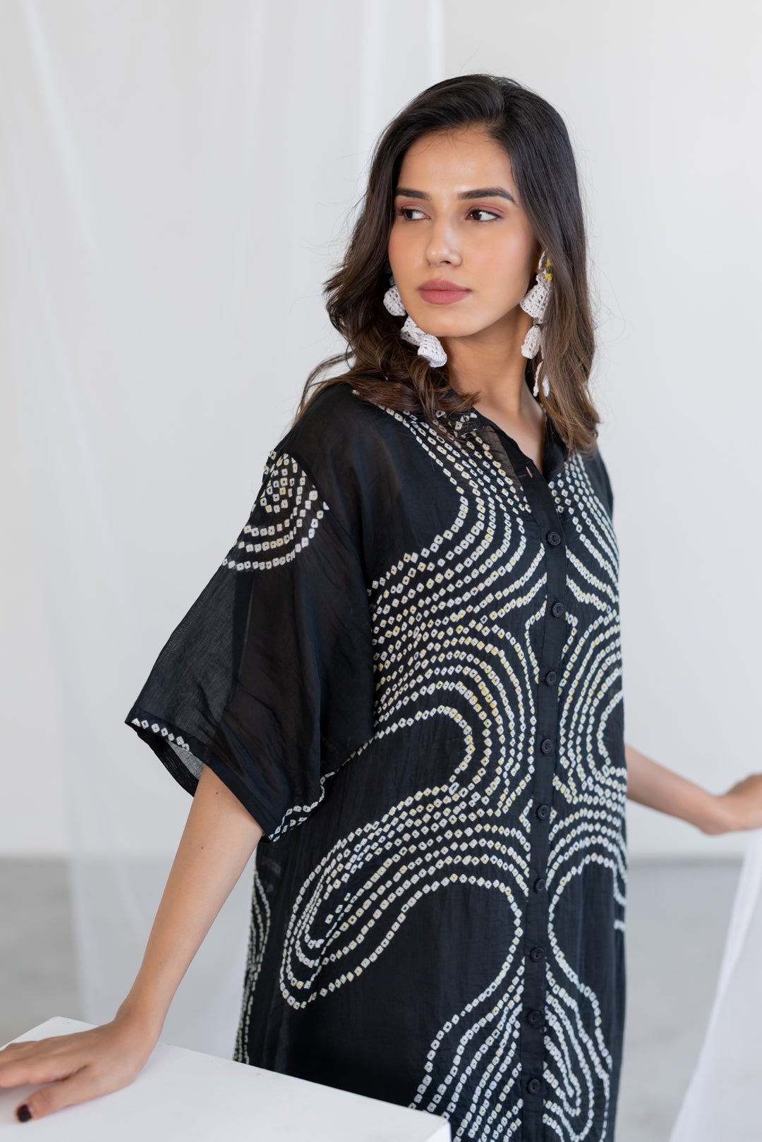 Ink Black Waves Tunic - CiceroniTunicsSilai Studio