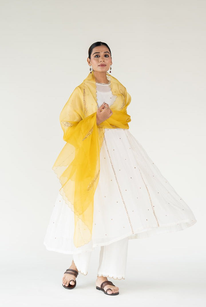 Ivory Baadal Kurta Set with Shama Odhani - CiceroniKurta Set, Festive WearNirjara