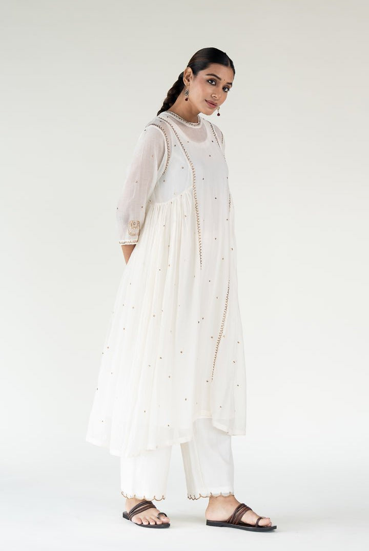Ivory Baadal Kurta Set with Shama Odhani - CiceroniKurta Set, Festive WearNirjara