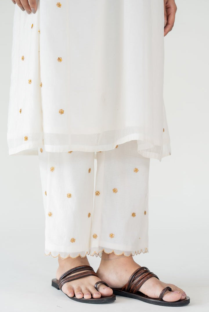Ivory Fiza Kurta Set with Ayra Odhani - CiceroniKurta Set, Festive WearNirjara
