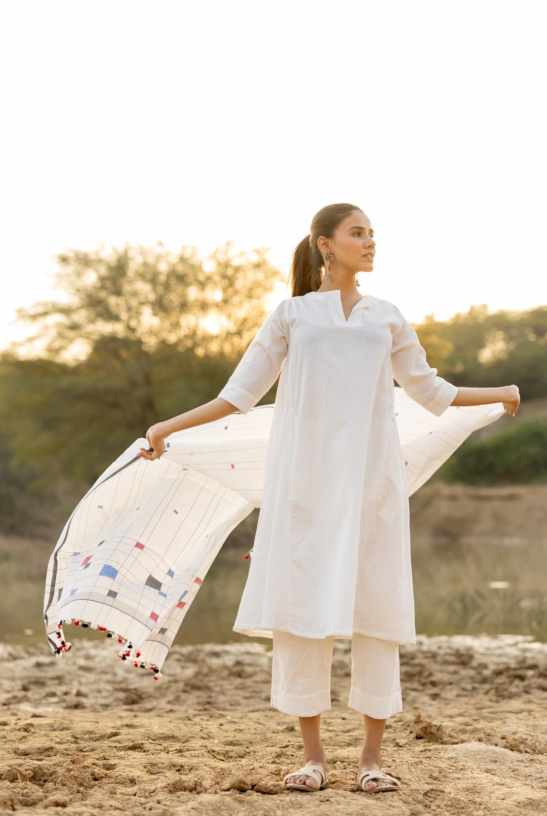 Ivory Grace Kurta Set with Jaamdani Dupatta - CiceroniKurta Set, Everyday WearMaidaan