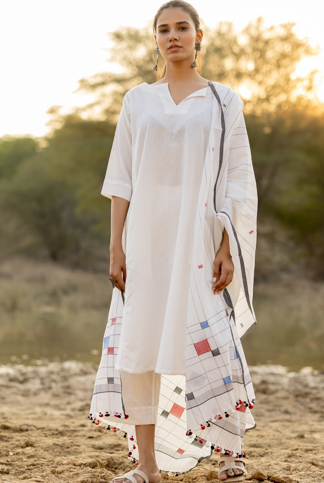 Ivory Grace Kurta Set with Jaamdani Dupatta - CiceroniKurta Set, Everyday WearMaidaan