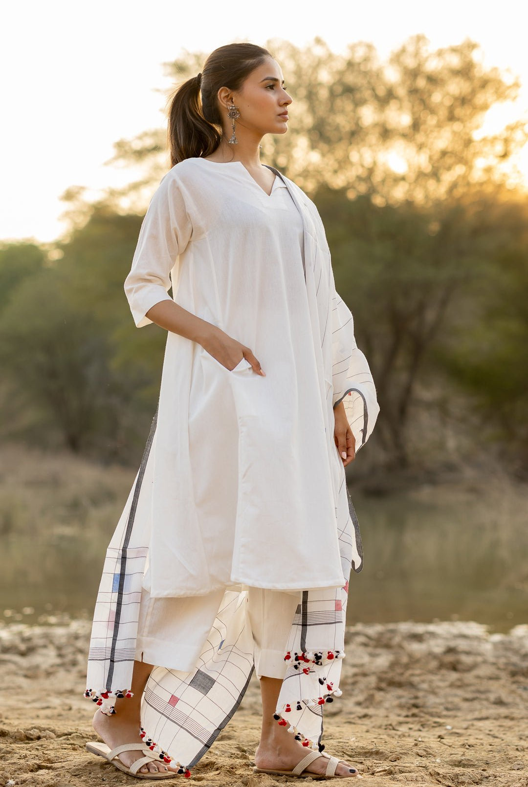 Ivory Grace Kurta Set with Jaamdani Dupatta - CiceroniKurta Set, Everyday WearMaidaan