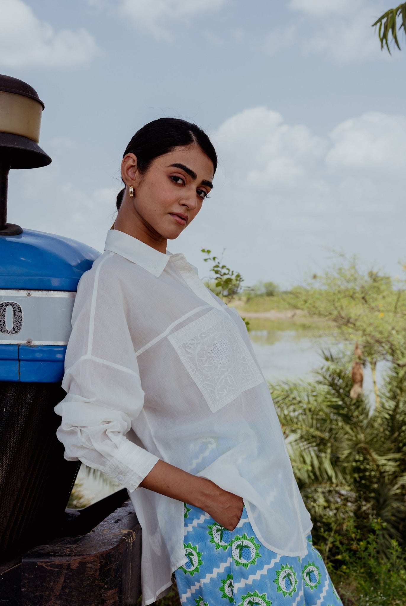 Jaigarh Shirt - White Chikankari - CiceroniWomen ShirtsThe Raw India
