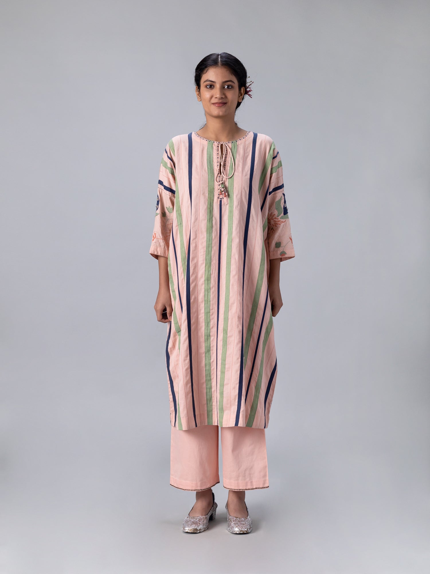 Juhi Peach Kaftan - CiceroniKaftanShades of India