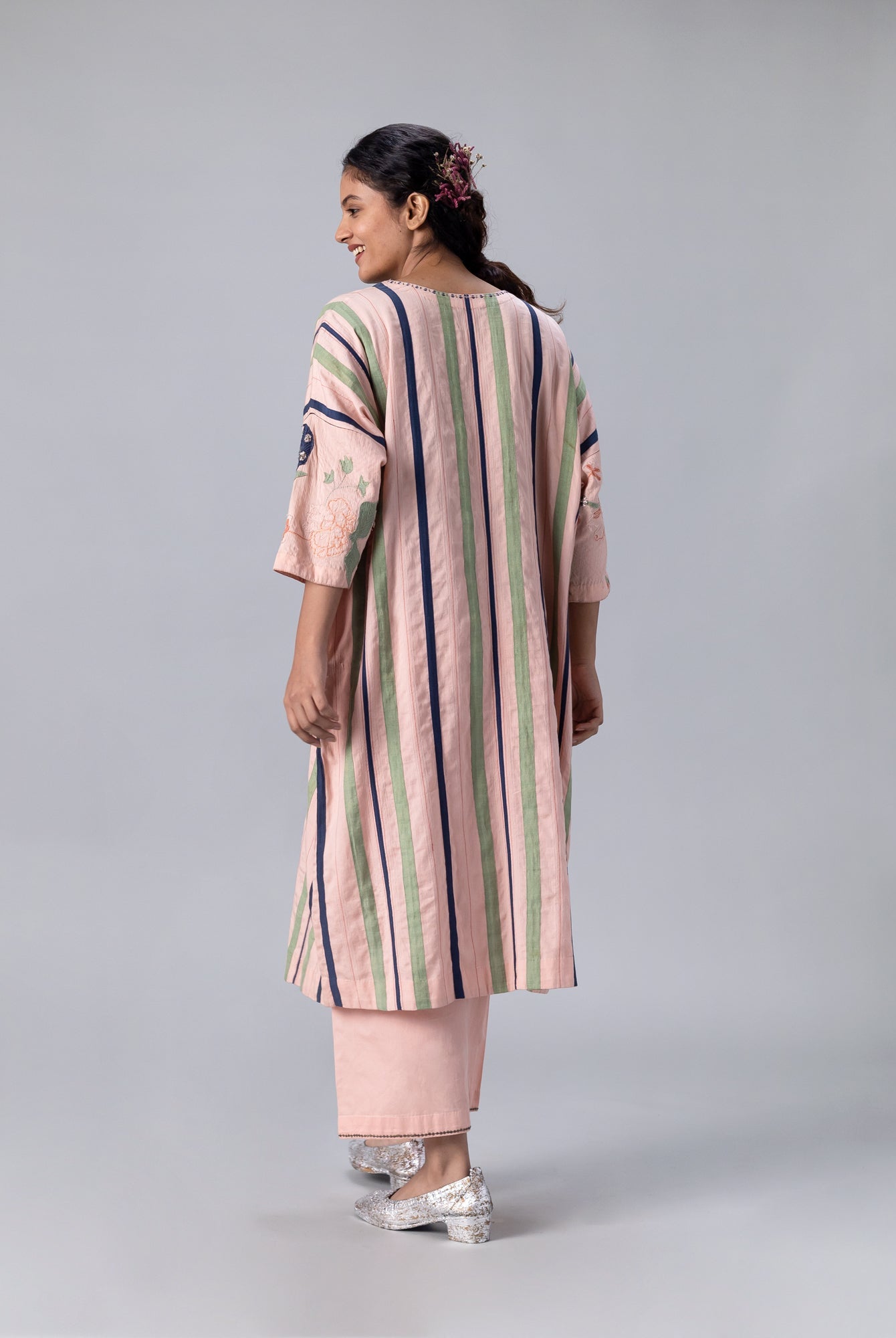 Juhi Peach Kaftan - CiceroniKaftanShades of India