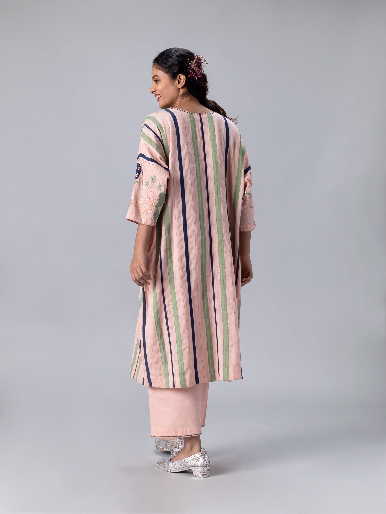 Juhi Peach Kaftan - CiceroniKaftanShades of India
