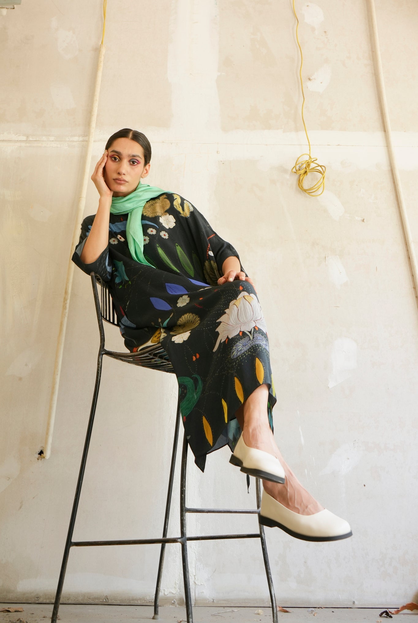 Kaftaan Dress In Chetti Black Crepe - CiceroniDressesNIKYTA