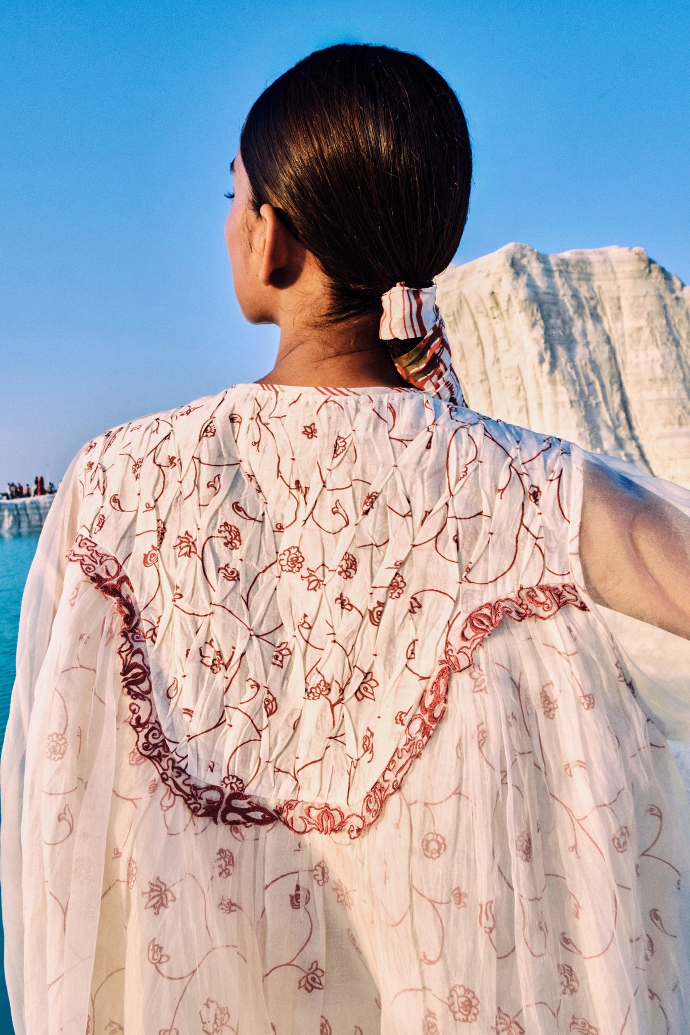 Khin Yoke Top - CiceroniTopsAhmev