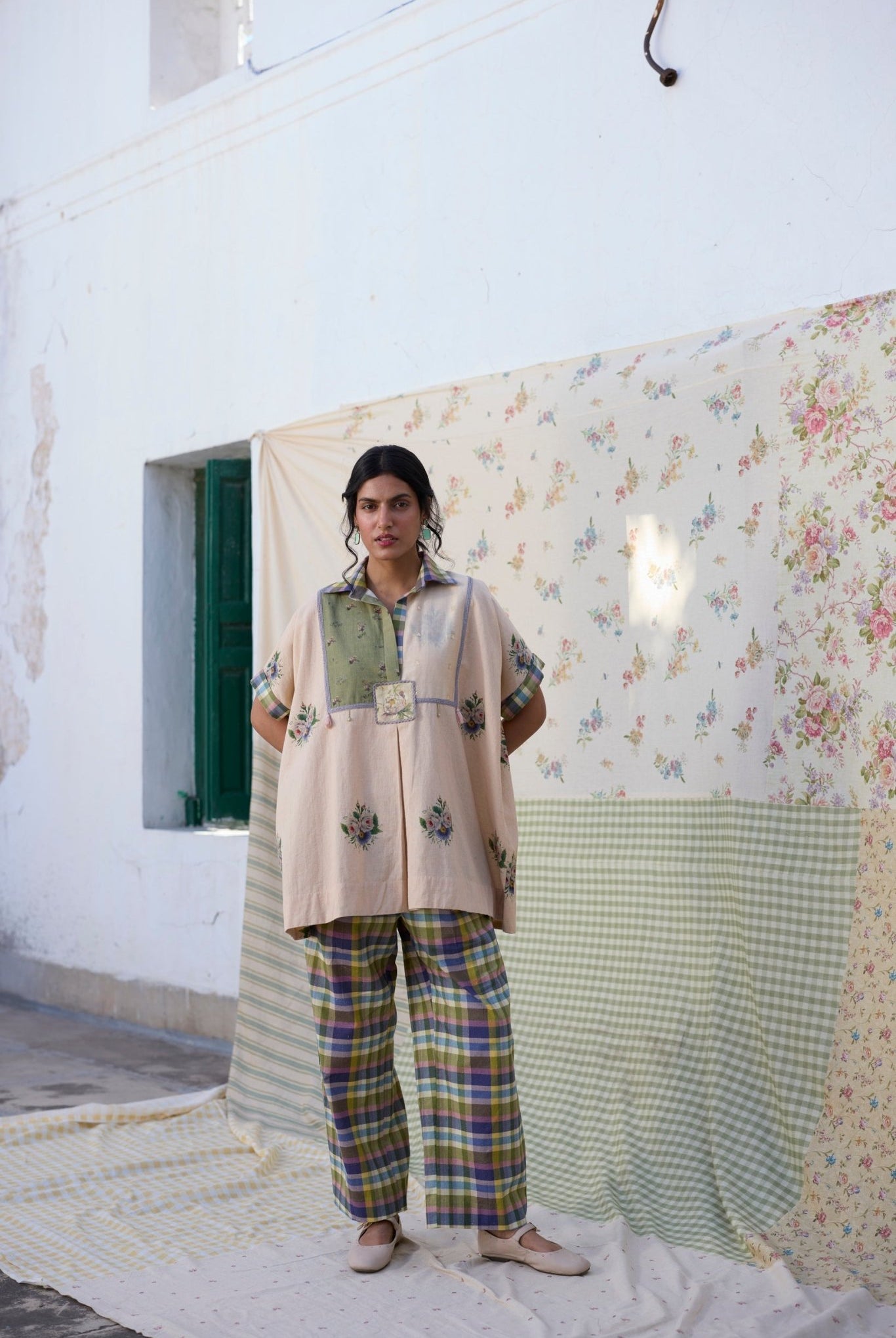 Kiiro Top - Ecru and Green - CiceroniTopsKhyati Rughani