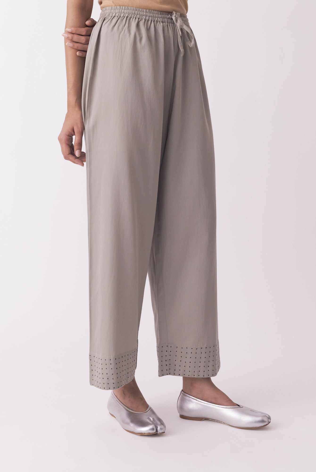 Kiku-Grey Pyjama - CiceroniPantsShades of India