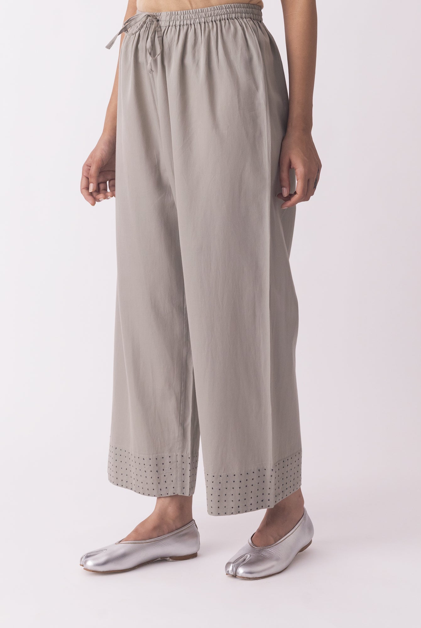 Kiku-Grey Pyjama - CiceroniPantsShades of India
